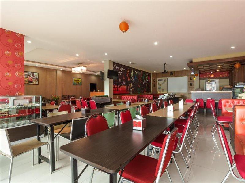 Reddoorz Plus Near Sangkareang Park Mataram Exterior foto